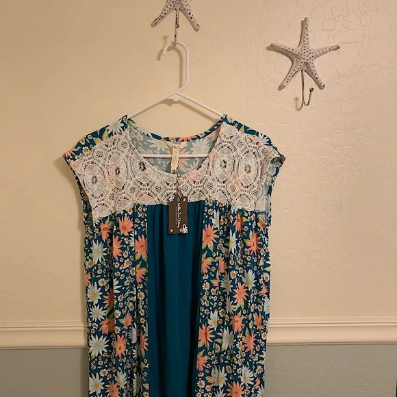 Matilda Jane Woman’s Dream Chaser’s It’s the Weekend floral top size medium NWT - Picture 4 of 6